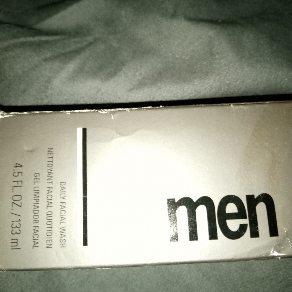 Men Daily Facial Wash - Black Mk